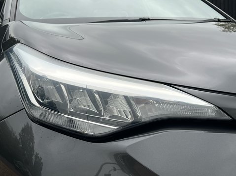 Toyota C-HR DESIGN 14