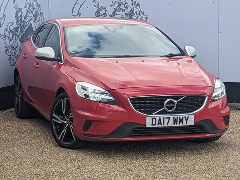 Volvo V40 D2 R-DESIGN PRO 1