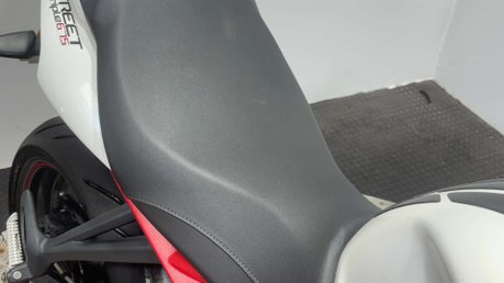 Triumph Street Triple R 2015 15K QUICK SHIFTER ARROW EXHAUST NEW MOT NAKED BIKE 17