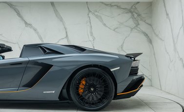 Lamborghini Aventador S LP 740-4 ROADSTER 41