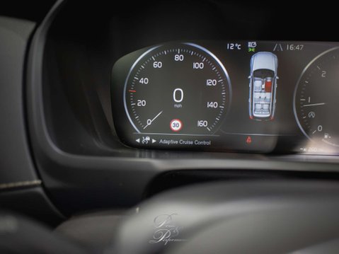 Volvo XC90 2.0 XC90 R-Design D5 PowerPulse AWD Auto 4WD 5dr 46