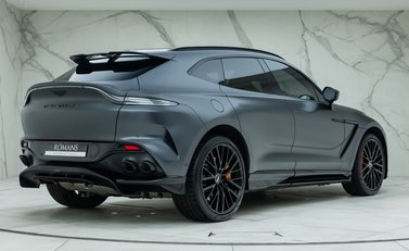 Aston Martin DBX 707 3