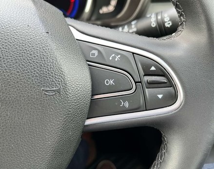 Renault Kadjar 1.5 Kadjar Iconic Blue dCi Auto 5dr 57