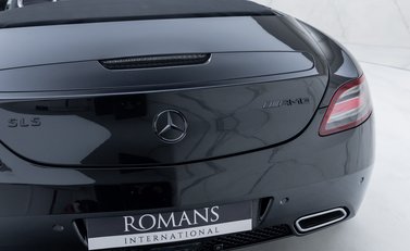 Mercedes-Benz SLS AMG ROADSTER 28