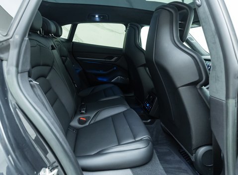 Porsche Taycan Turbo S Sport Turismo 15