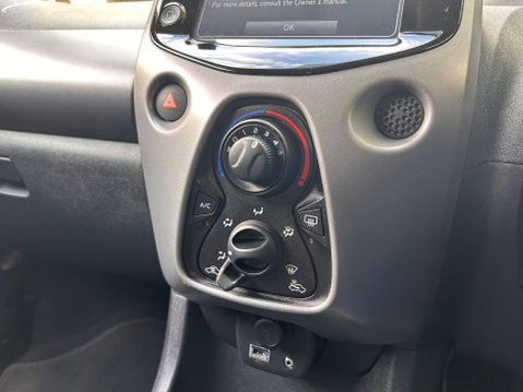 Toyota Aygo VVT-I X-PLAY 33