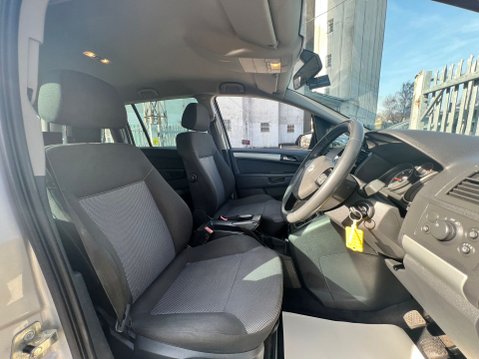 Vauxhall Zafira 1.7 EXCLUSIV CDTI 23