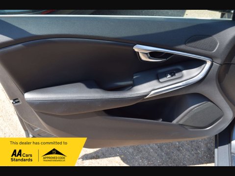 Volvo V40 2.0 V40 R-Design D2 5dr 25