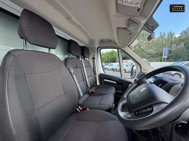 Peugeot Boxer XLWB L4 Luton Bluehdi 335 Air Con Tail Lift EURO 6 SELECT 17