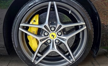 Ferrari California T 12