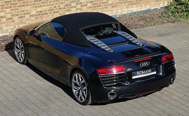 Audi R8 V10 Spyder 11