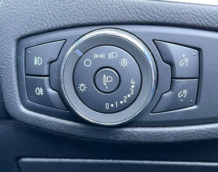 Ford Galaxy 2.5 Galaxy Titanium HEV CVT 5dr 65