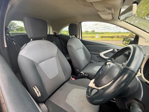 Ford Ka 1.3 TDCi Titanium Euro 4 3dr 11