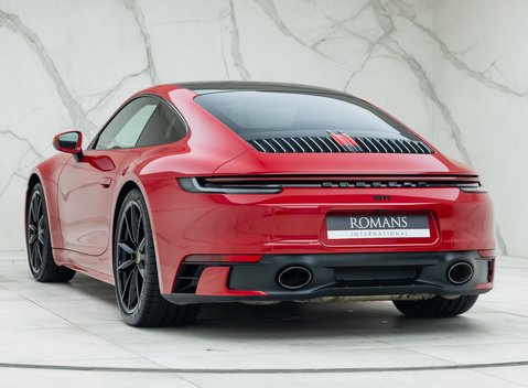 Porsche 911 Carrera 4 (992) 7