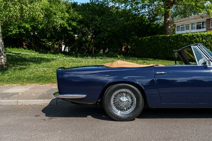 Aston Martin DB6 Mark II Volante 15