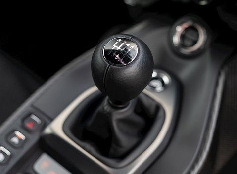 Aston Martin V8 Vantage 19