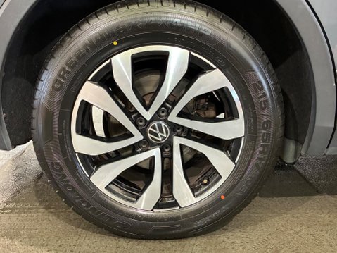 Volkswagen Tiguan 1.5 TSI Active DSG Euro 6 (s/s) 5dr 39