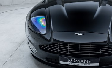 Aston Martin Vanquish S Ultimate 30
