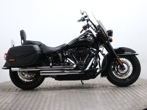Harley-Davidson Softail Heritage SOFTAIL HERITAGE CLASSIC 114 19 FLHCS