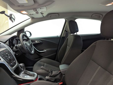 Vauxhall Astra 2.0 Astra SRi CDTi Auto 5dr 33