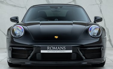 Porsche 911 Carrera GTS (992) 4