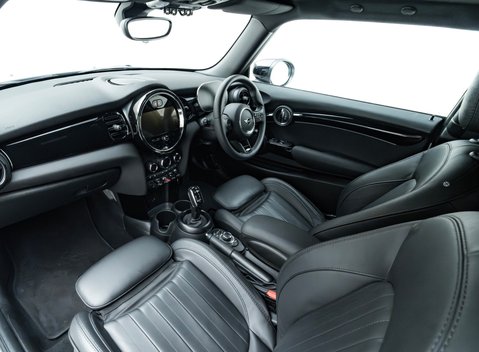 Mini Hatch JOHN COOPER WORKS 22