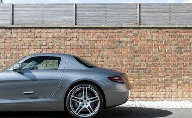 Mercedes-Benz SLS AMG 25