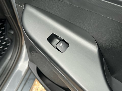 Hyundai KONA PREMIUM 39