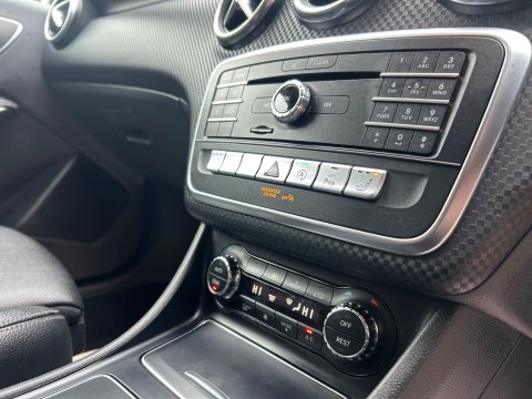 Mercedes-Benz A Class 1.5 A180d Sport (Premium) 7G-DCT Euro 6 (s/s) 5dr 42