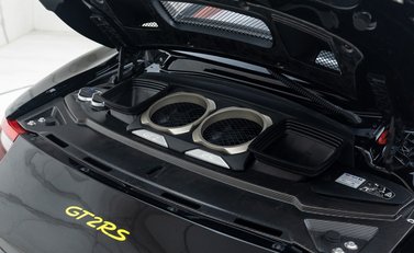 Porsche 911 (991) GT2 RS Weissach 61
