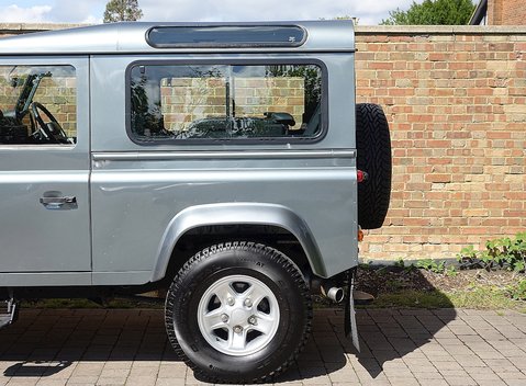 Land Rover 90 County 6