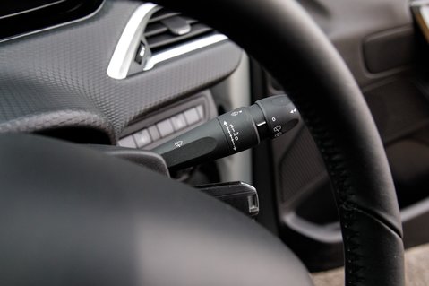 Peugeot 208 ACTIVE 17