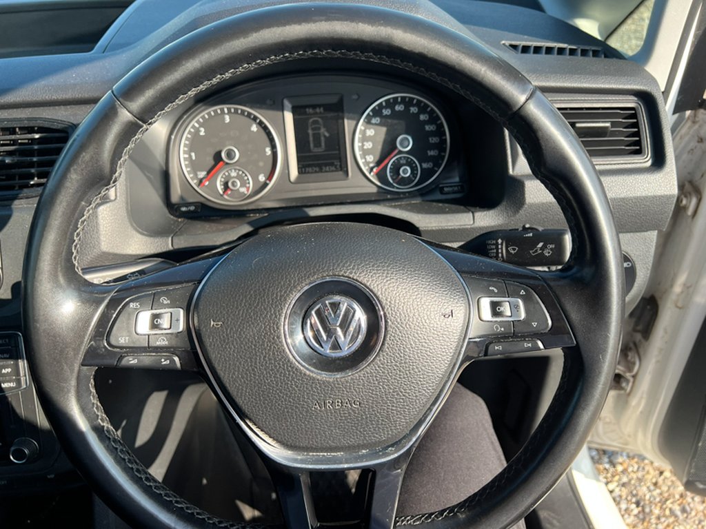 2018 Volkswagen Caddy Maxi AUTO LWB L2H1 Highline C20 Air Con Alloys Camera Nav EURO 6 NO VAT — thumbnail 34 of 51