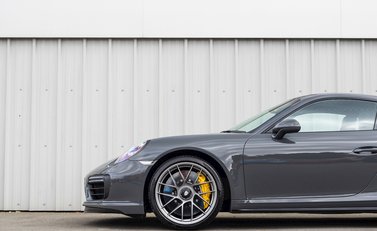 Porsche 911 Turbo S (991.2) 28