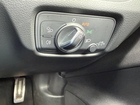 Audi A3 1.5 TFSI CoD 35 S line Euro 6 (s/s) 4dr 29