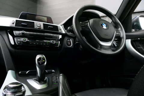 BMW 3 Series 2.0 320i Sport Auto 5dr 26