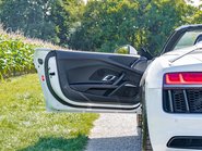 Audi R8 5.2 R8 Spyder Quattro V10 Semi-Auto 4WD 2dr 7