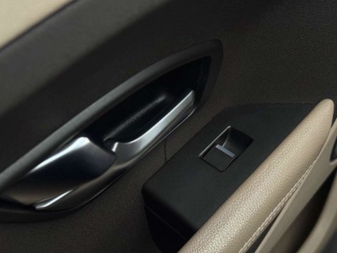 Land Rover Range Rover Evoque 2.2 SD4 Pure Tech Auto 4WD Euro 5 (s/s) 5dr 56