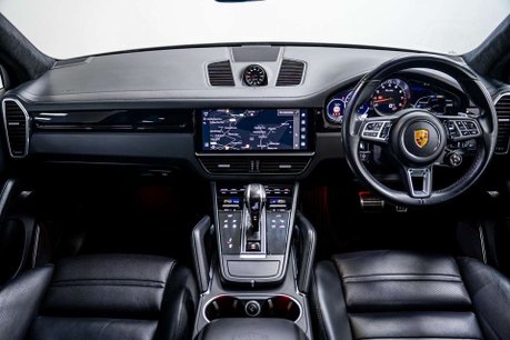 Porsche Cayenne 4.0T V8 GPF Turbo SUV 5dr Petrol TiptronicS 4WD Euro 6 (s/s) (550 ps) 31