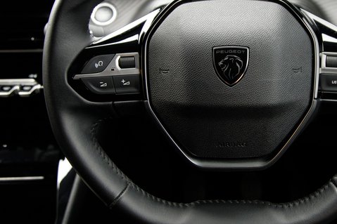 Peugeot 208 PURETECH ALLURE S/S 18