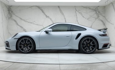 Porsche 911 Turbo S (992) 2