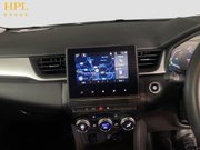 Renault Captur 1.6 E-TECH evolution SUV 5dr Petrol Hybrid Auto Euro 6 (s/s) (145 ps) 17