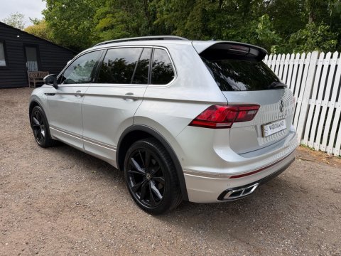 Volkswagen Tiguan R-LINE TDI DSG 11