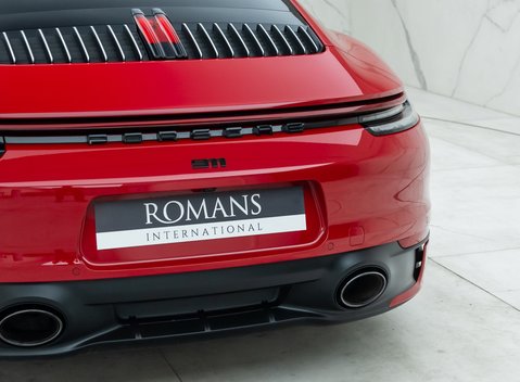 Porsche 911 Carrera 4 (992) 30