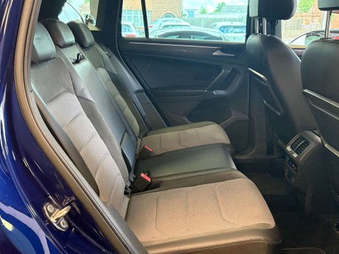 Volkswagen Tiguan 2.0 Tiguan R-Line TDI BlueMotion Technology 4Motion Semi-Auto 4WD 5dr 13