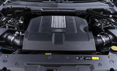 Land Rover Defender 110 V8 P525 URBAN XRS 54