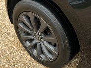 Land Rover Range Rover Velar R-DYNAMIC SE 32