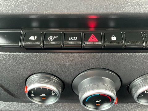 Renault Master ENERGY 35 Business Luton 2dr Diesel Manual FWD LWB Euro 6 (s/s) Tail Lift 26