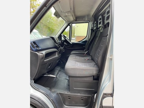 Iveco Daily 2.3D HPI 14V Business 35S 3520 Panel Van 5dr Diesel HiMatic MWB H2 Euro 6 ( 27