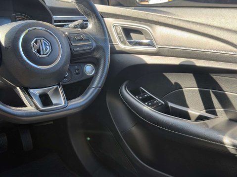 MG 5 MG5 Exclusive EV 5dr 23